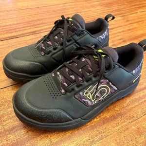 5.10 Flat-pedal Mountain Bike Shoes - Women's size 8